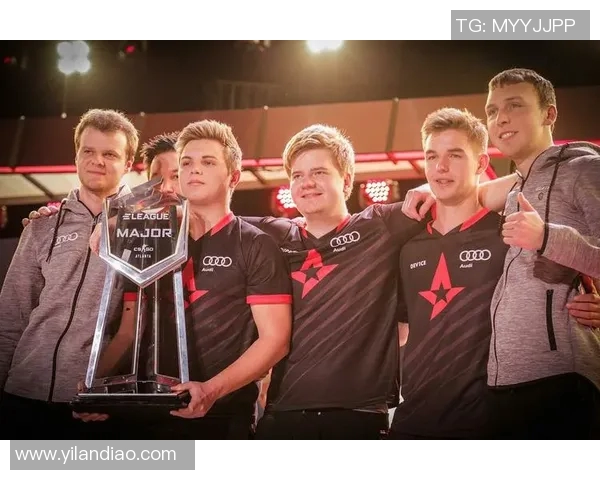 CSGO精彩解析：深入了解FPX战队的战术意识与团队配合